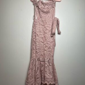 Chic One-Shoulder Lace Dress in Blush